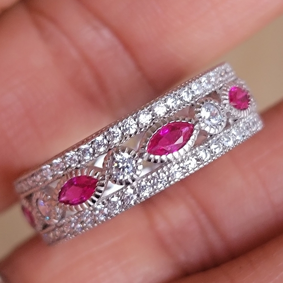 Gorgeous and elegant 925 sterling silver marquise rubies and round CZ diamonds w - Picture 11 of 16